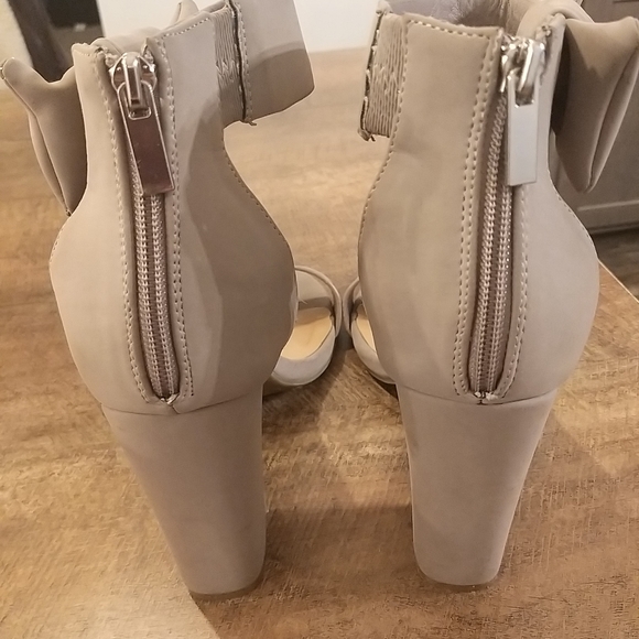 Heels - Picture 2 of 5